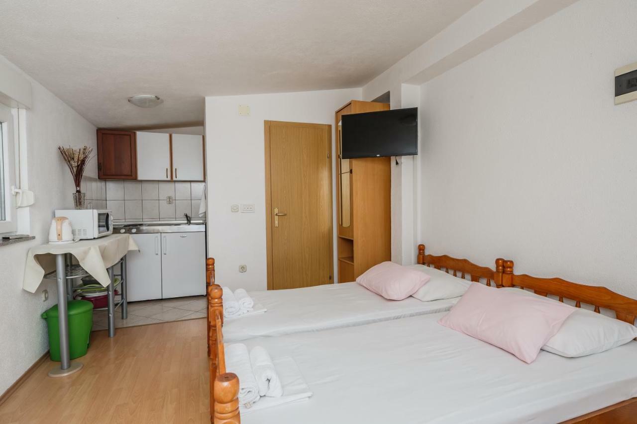Apartments Mila Kastela Ngoại thất bức ảnh