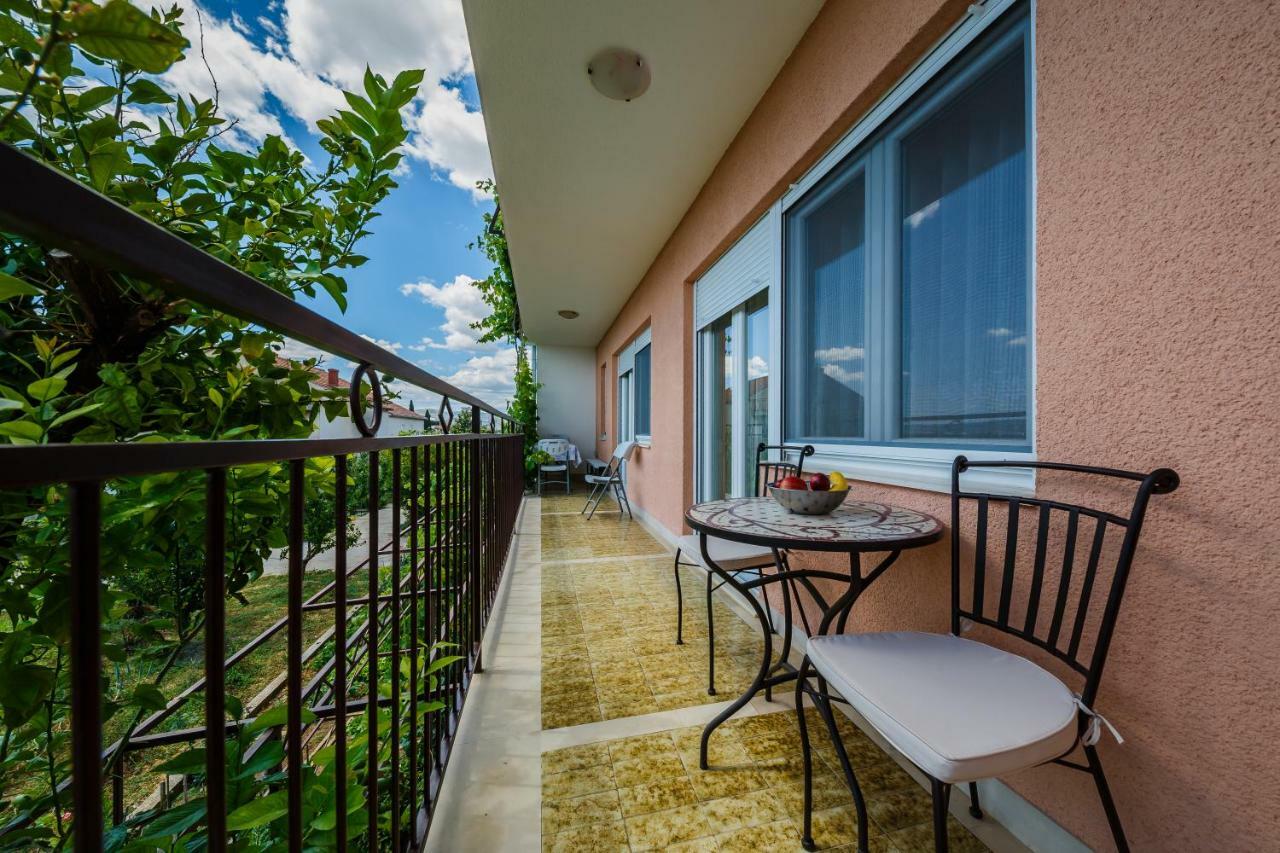 Apartments Mila Kastela Ngoại thất bức ảnh